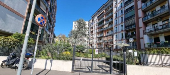 2 chambres Appartement à Rome, Italy No. 227615 3