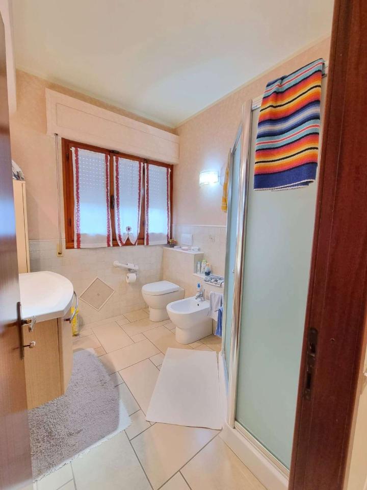 14 rooms Villa in Vinci, Italy No. 123222