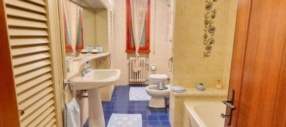 14 rooms Villa in Vinci, Italy No. 123222 11