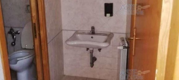 5 rooms Apartment in Rome, Italy No. 292290 8