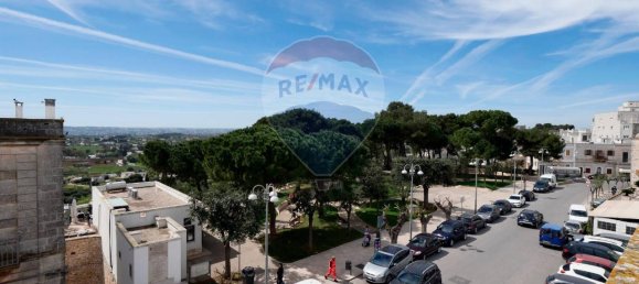 Дом с 8 комнатами в Чистернино, Италия № 23574 39