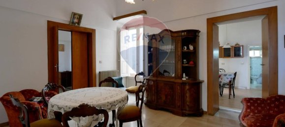 Дом с 8 комнатами в Чистернино, Италия № 23574 8