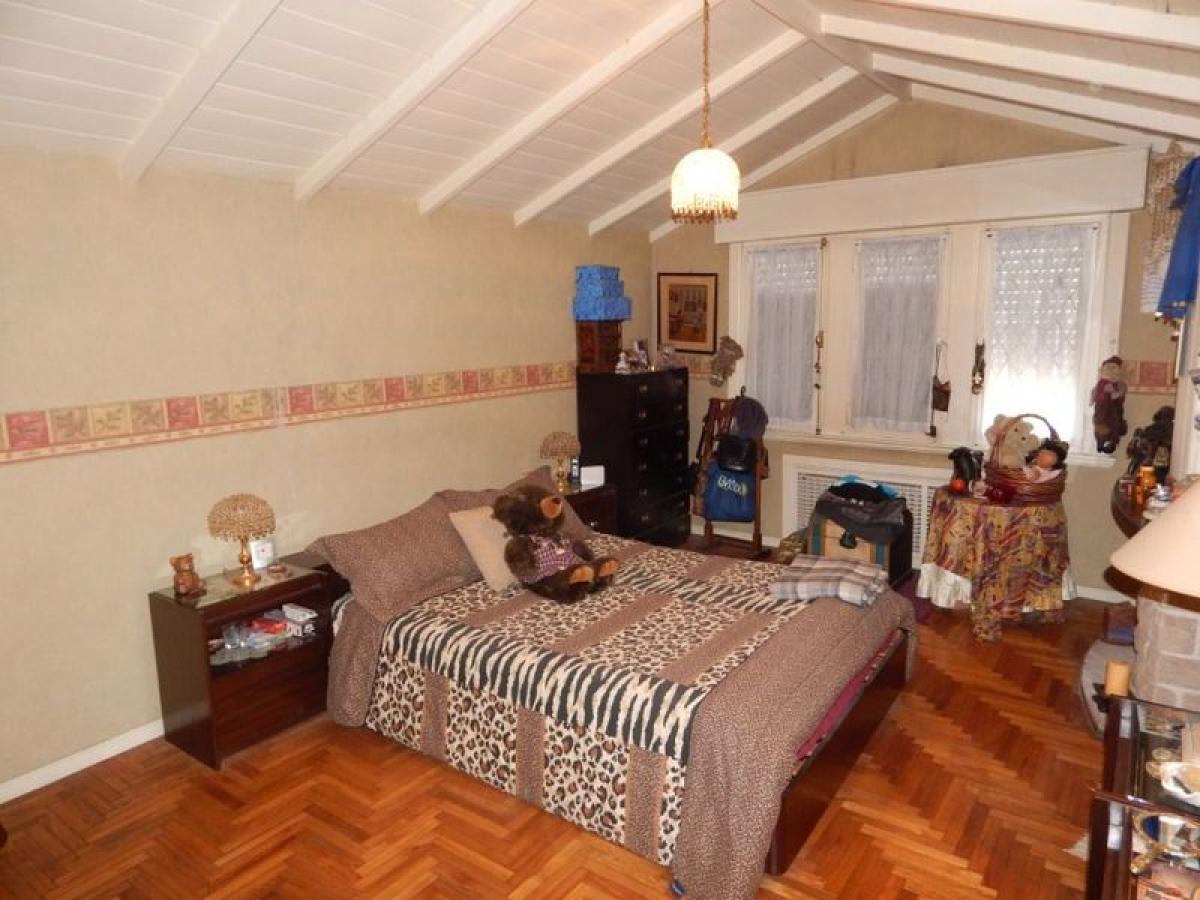 4 bedrooms House in Mar del Plata, Argentina No. 96386