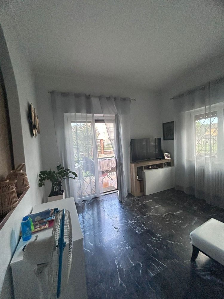 Apartamento de 3 dormitorios en Pandino, Italy No. 361969