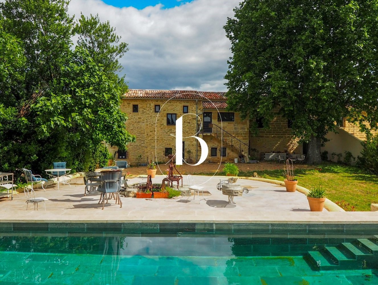 6 bedrooms House in Uzes, France No. 293697