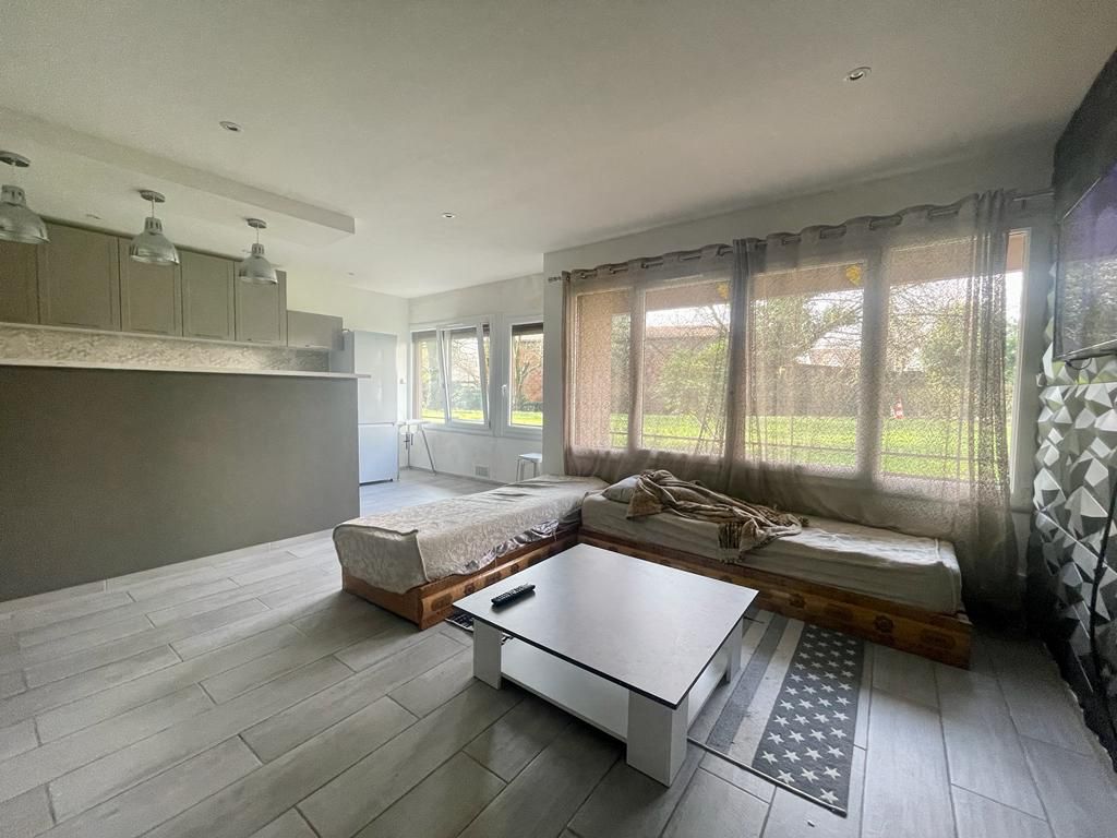 1 bedroom Apartment in Fresnes, France No. 185934