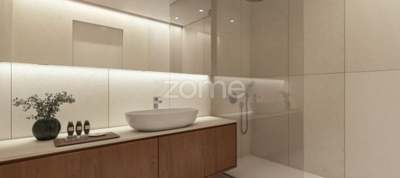 578m² Commercial property in Funchal, Portugal No. 83464 11