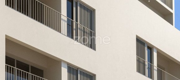 578m² Commercial property in Funchal, Portugal No. 83464 3