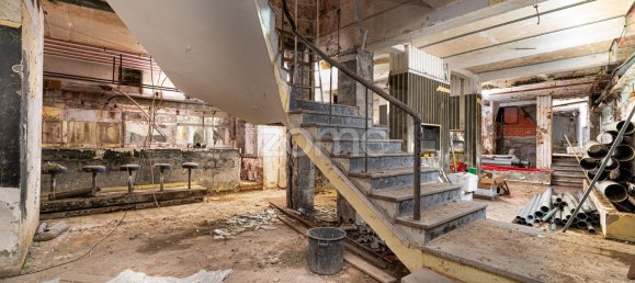 578m² Commercial property in Funchal, Portugal No. 83464 21