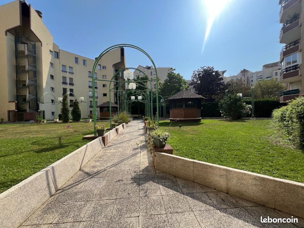 2 Schlafzimmer Wohnung in Asnieres-sur-Seine, France, Nr. 325845