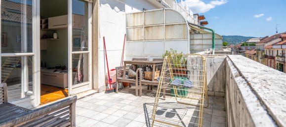 4 bedrooms Apartment in Turin, Italy No. 334711 2