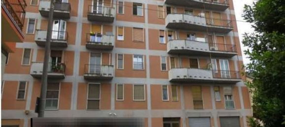 5 rooms Apartment in Pavia, Italy No. 306702 11