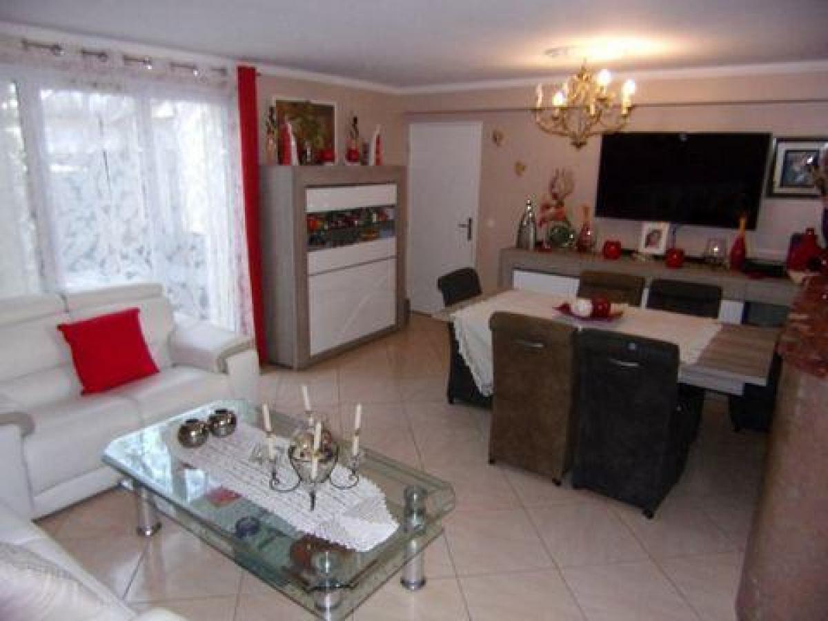 Apartamento de 4 dormitorios en Stains, France No. 26034