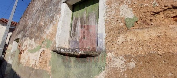 55m² Commercial property in Caldas da Rainha, Portugal No. 295788 11