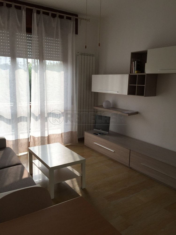 2-salle Appartement à Crema, Italy No. 333735