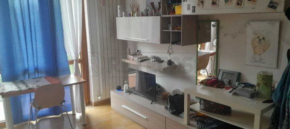 2-salle Appartement à Crema, Italy No. 333735 7