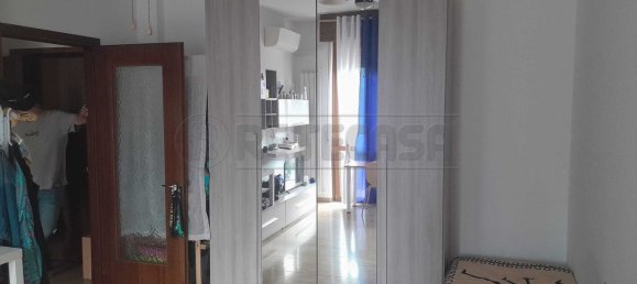 2-salle Appartement à Crema, Italy No. 333735 5