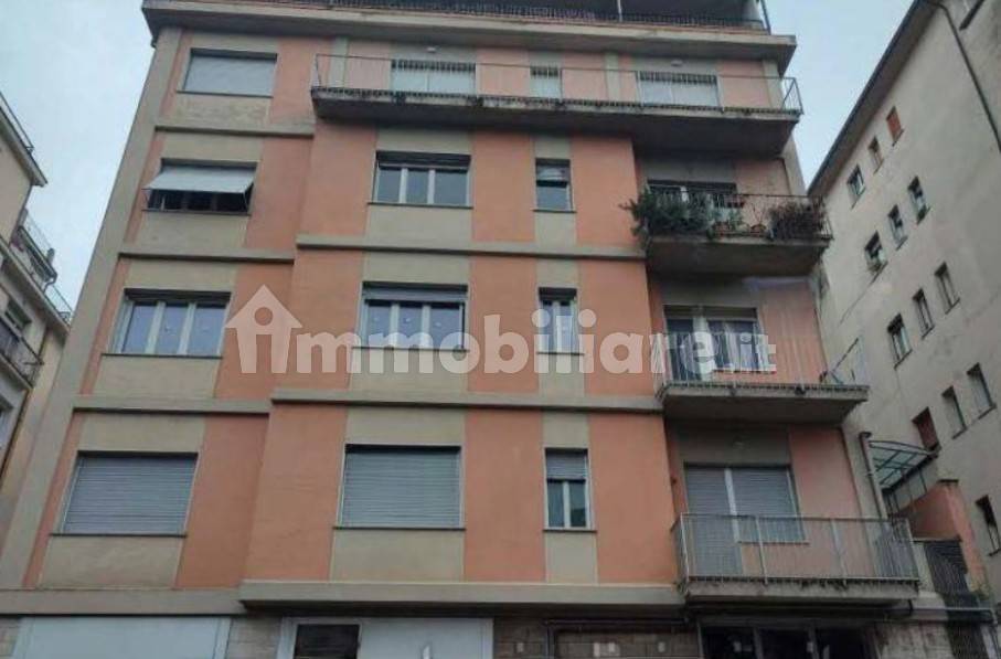 6 bedrooms Apartment in Pistoia, Italy No. 351001