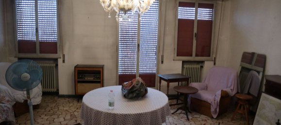 4 rooms Apartment in Cento, Italy No. 115682 2