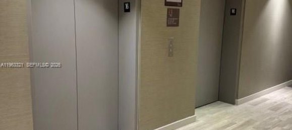 1 Schlafzimmer Gewerbliche Immobilien in Miami, USA, Nr. 615571 8