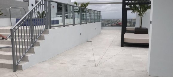 1 Schlafzimmer Gewerbliche Immobilien in Miami, USA, Nr. 615571 5