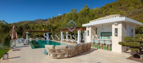 9 bedrooms Villa in Marbella, Spain No. 86627 34