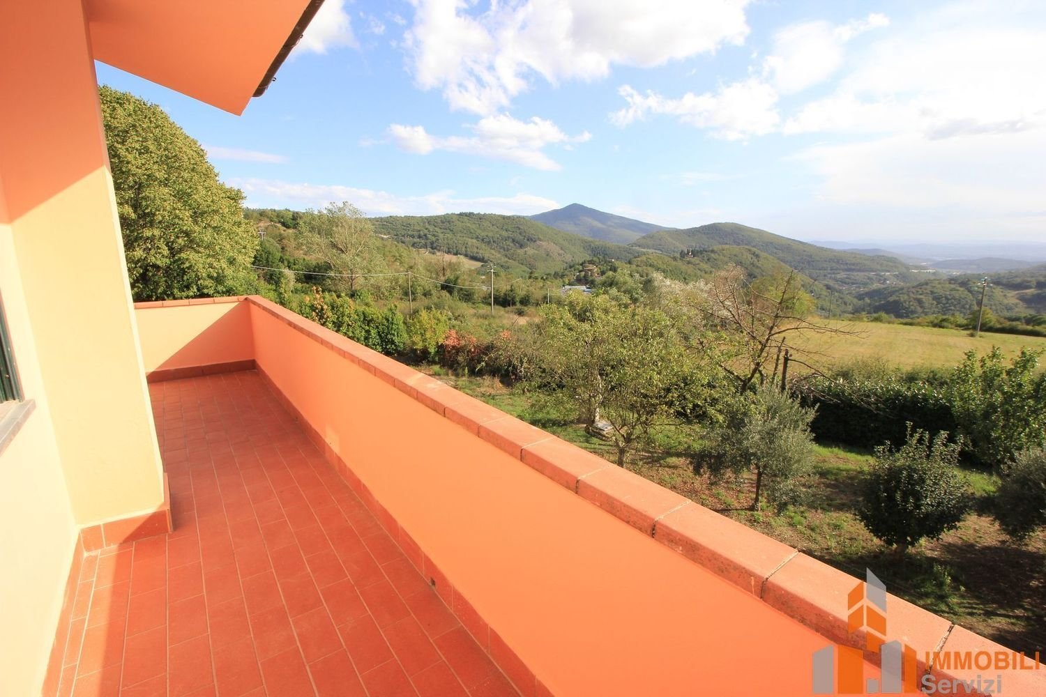 Вилла с 4 спальнями в Каленцано, Италия № 393895