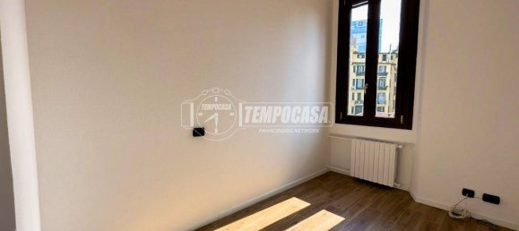 2 bedrooms Apartment in Milan, Italy No. 340523 11