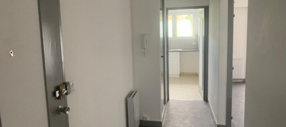 1 bedroom Apartment in Saint-Quentin, France No. 81001 3