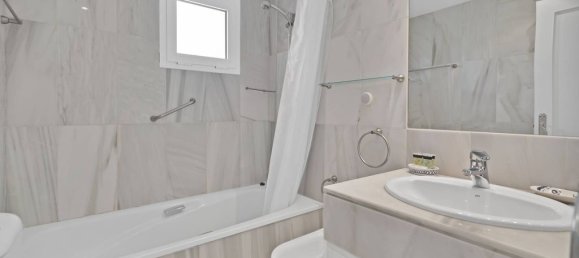 5 bedrooms House in Marbella, Spain No. 242066 11