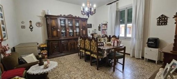 10 rooms House in Empoli, Italy No. 32322 7