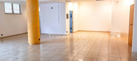 2-Zimmer Gewerbliche Immobilie in Catania, Italy, Nr. 42067 3