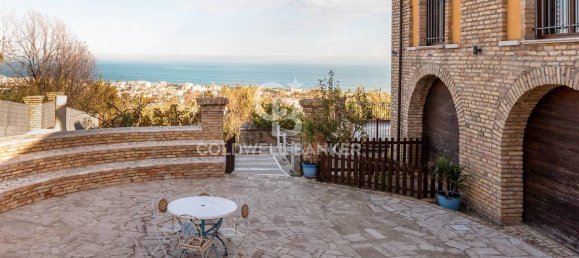 Villa de 4 dormitorios en Tortoreto, Italy No. 234282 37