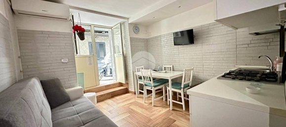 1 bedroom Apartment in Naples, Italy No. 34115 5