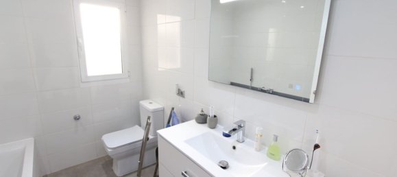 Apartamento de 4 dormitorios en Guardamar del Segura, Spain No. 182947 11