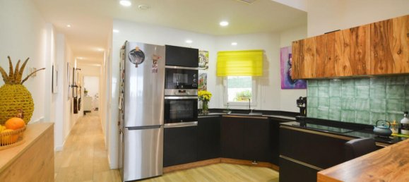 Apartamento de 3 dormitorios en Fuengirola, Spain No. 185084 11