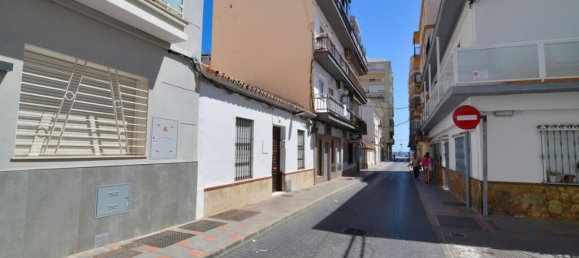 Apartamento de 3 dormitorios en Fuengirola, Spain No. 185084 4