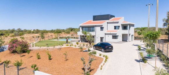 7 bedrooms Villa in Quarteira, Portugal No. 33035 30