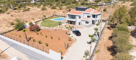 7 bedrooms Villa in Quarteira, Portugal No. 33035 25