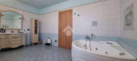 2-salle Maison à Borgo Virgilio, Italy No. 116097 18