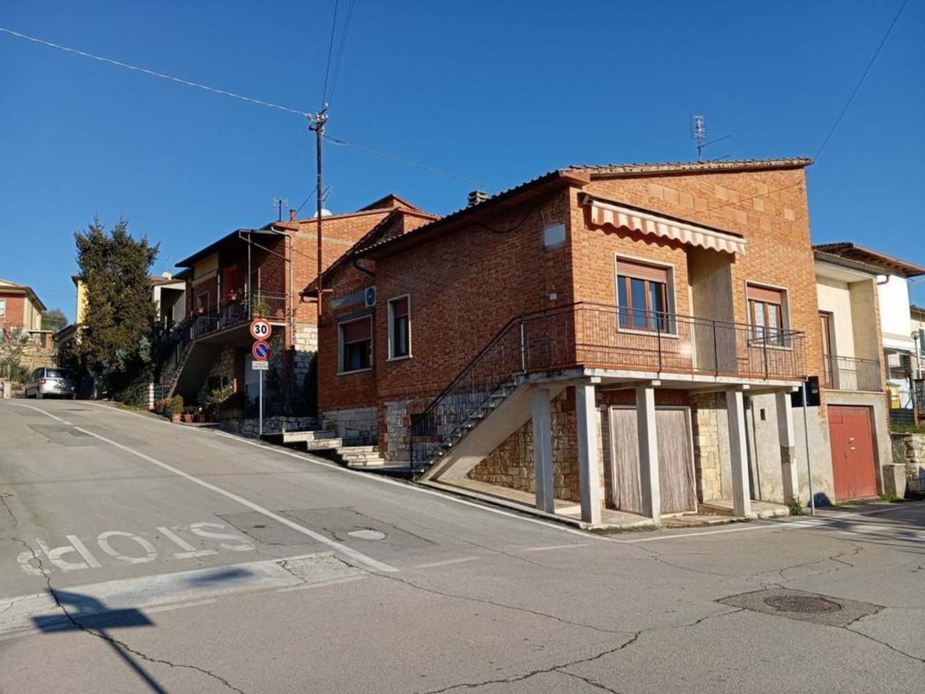 5غرفة منزل في Sinalunga, Italy رقم 216938