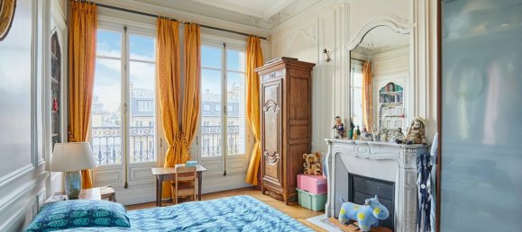 4 bedrooms Apartment in Paris, France No. 162877 9