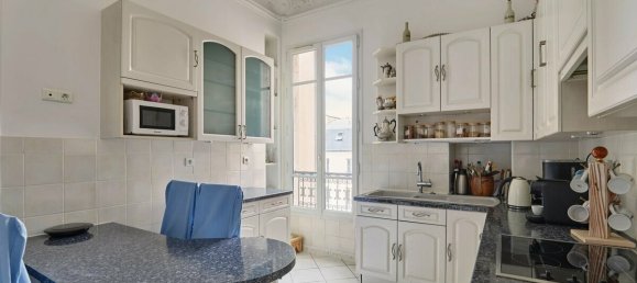 4 bedrooms Apartment in Paris, France No. 162877 11