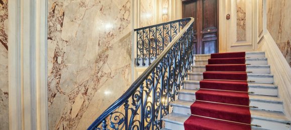 4 bedrooms Apartment in Paris, France No. 162877 4