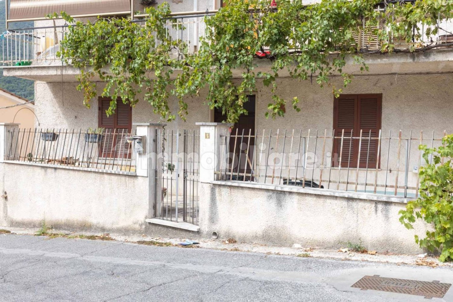 4 bedrooms Apartment in Licenza, Italy No. 350357