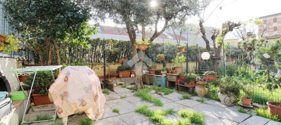 3 bedrooms House in Prato, Italy No. 60422 5