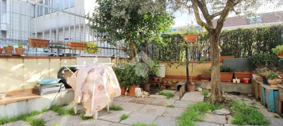 3 bedrooms House in Prato, Italy No. 60422 7