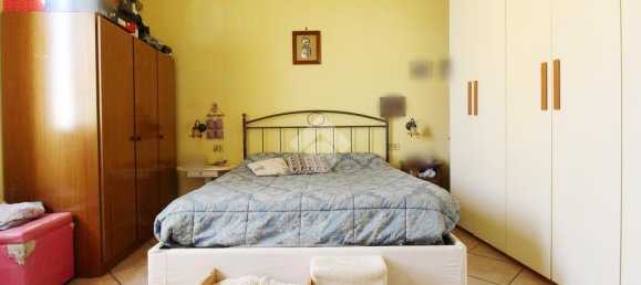 3 bedrooms House in Prato, Italy No. 60422 15