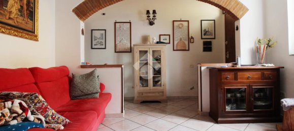 3 bedrooms House in Prato, Italy No. 60422 11