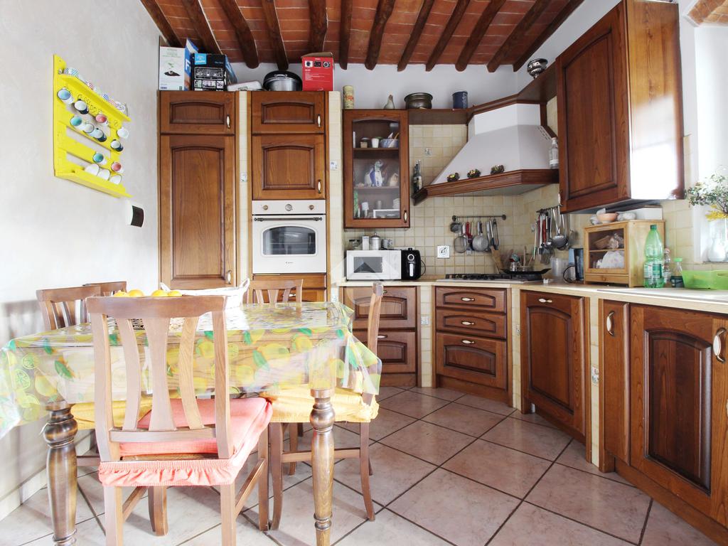 3 bedrooms House in Prato, Italy No. 60422